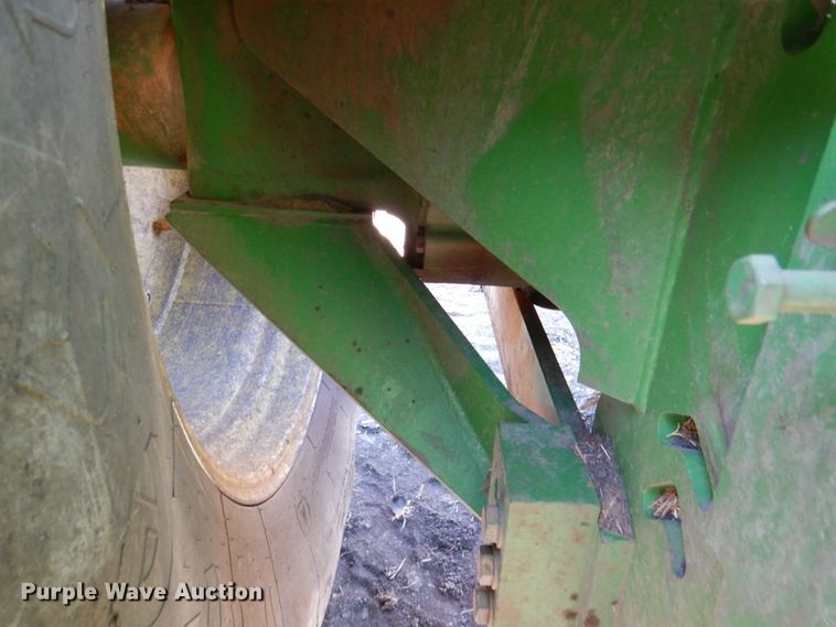 image for item DN1251 2003 John Deere 9520  4WD tractor