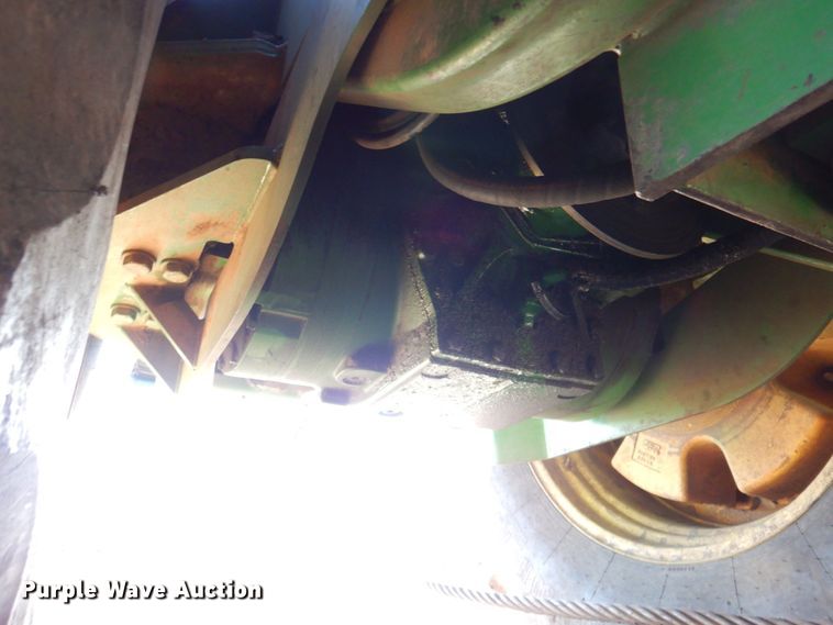 image for item DN1251 2003 John Deere 9520  4WD tractor