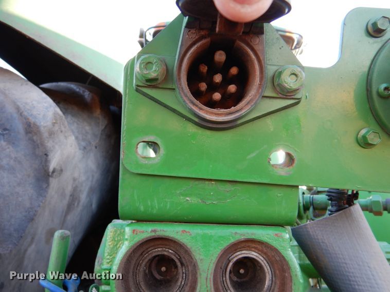 image for item DN1251 2003 John Deere 9520  4WD tractor