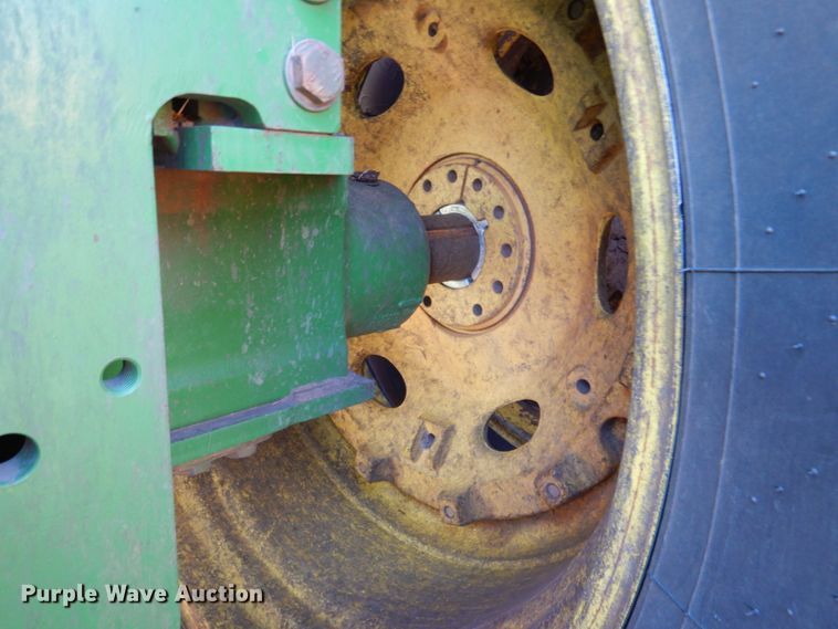 image for item DN1251 2003 John Deere 9520  4WD tractor