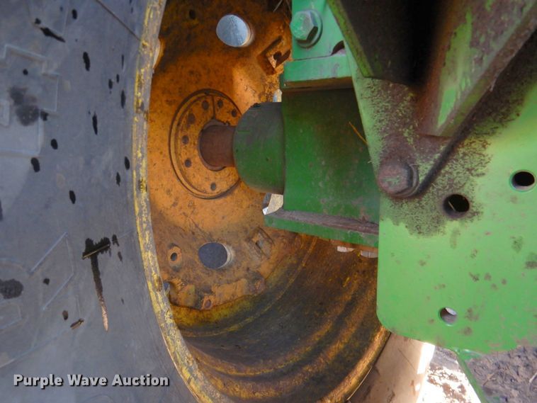 image for item DN1251 2003 John Deere 9520  4WD tractor