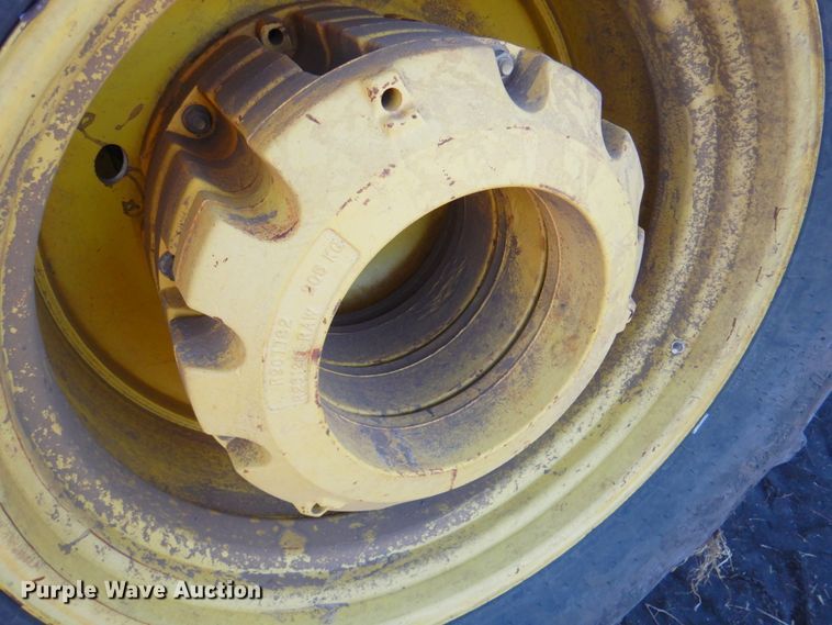 image for item DN1251 2003 John Deere 9520  4WD tractor