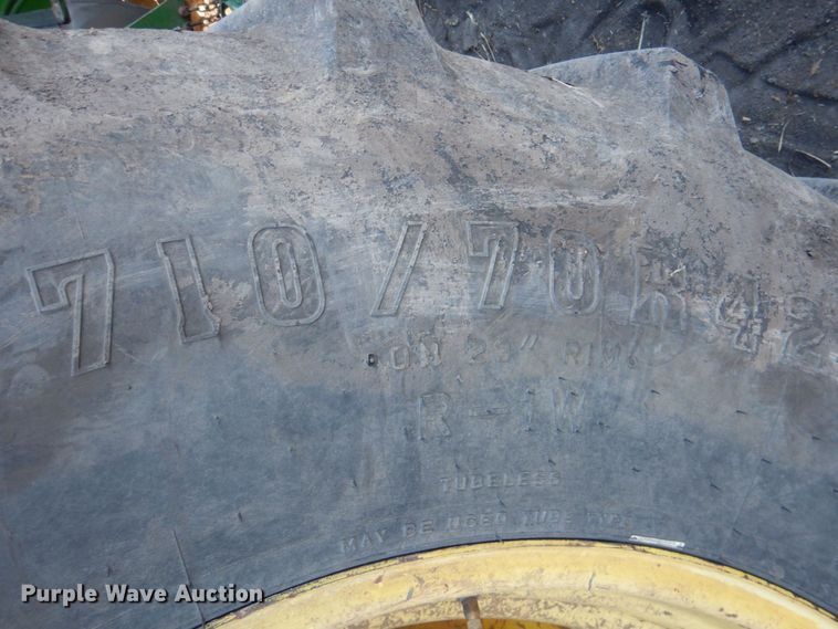 image for item DN1251 2003 John Deere 9520  4WD tractor