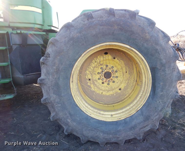 image for item DN1251 2003 John Deere 9520  4WD tractor