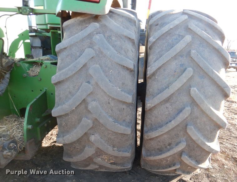 image for item DN1251 2003 John Deere 9520  4WD tractor