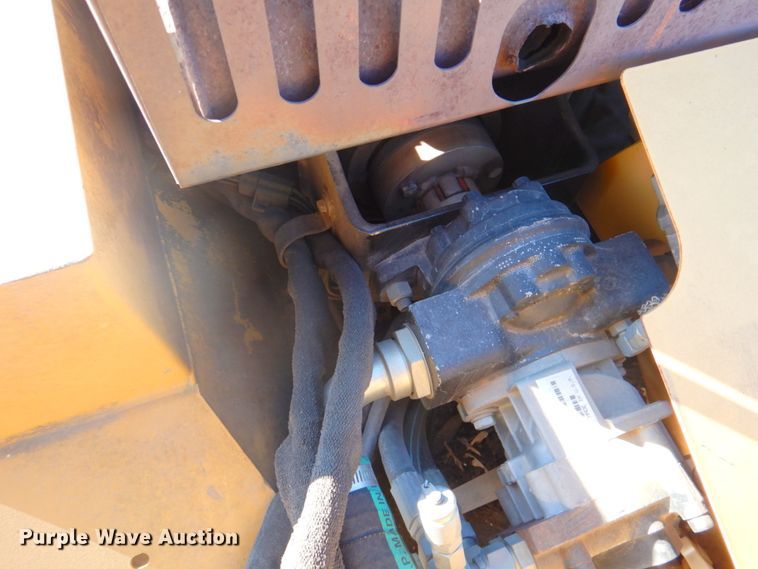 image for item DN1254 2000 Vermeer V2050  trencher