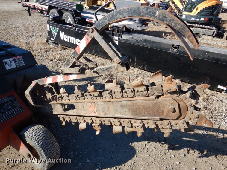 image for item DN1255 2004 Ditch Witch 1820  trencher