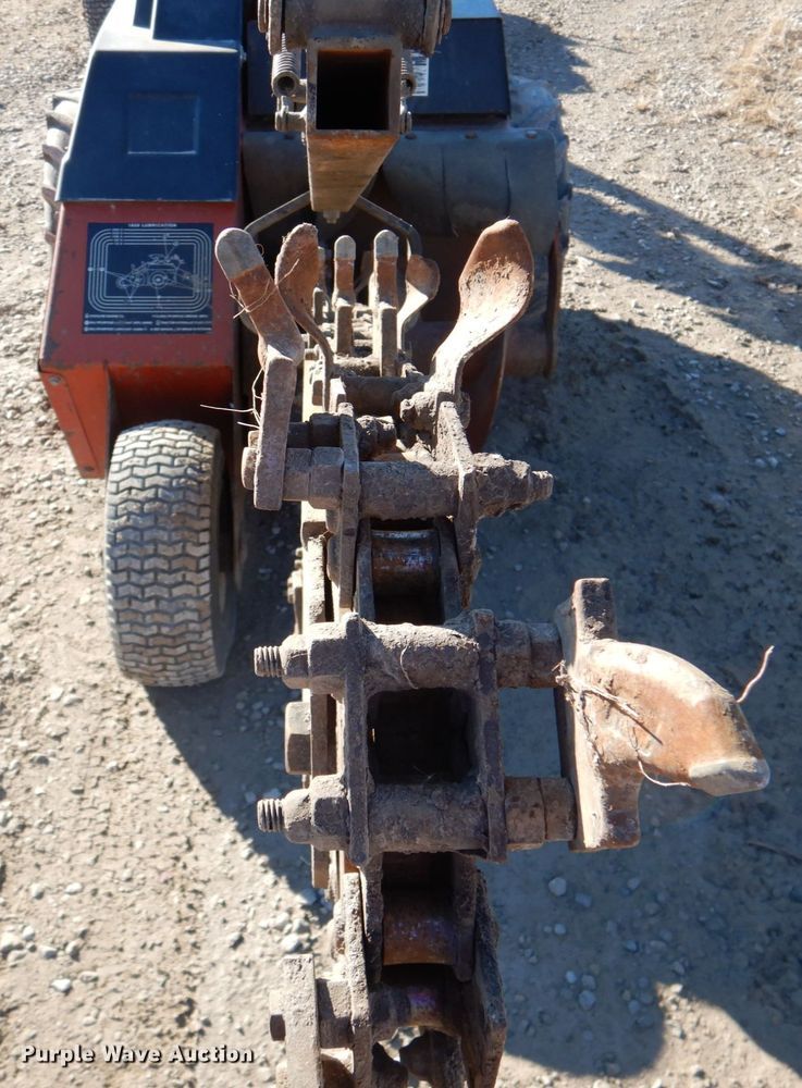 image for item DN1255 2004 Ditch Witch 1820  trencher