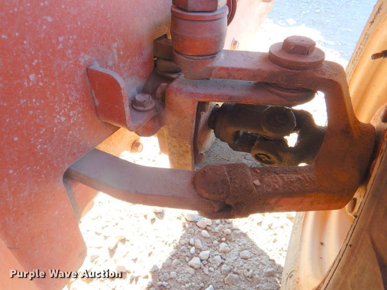 image for item DN1255 2004 Ditch Witch 1820  trencher