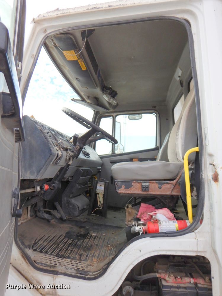 image for item DN2681 1998 Freightliner FL80  dump truck