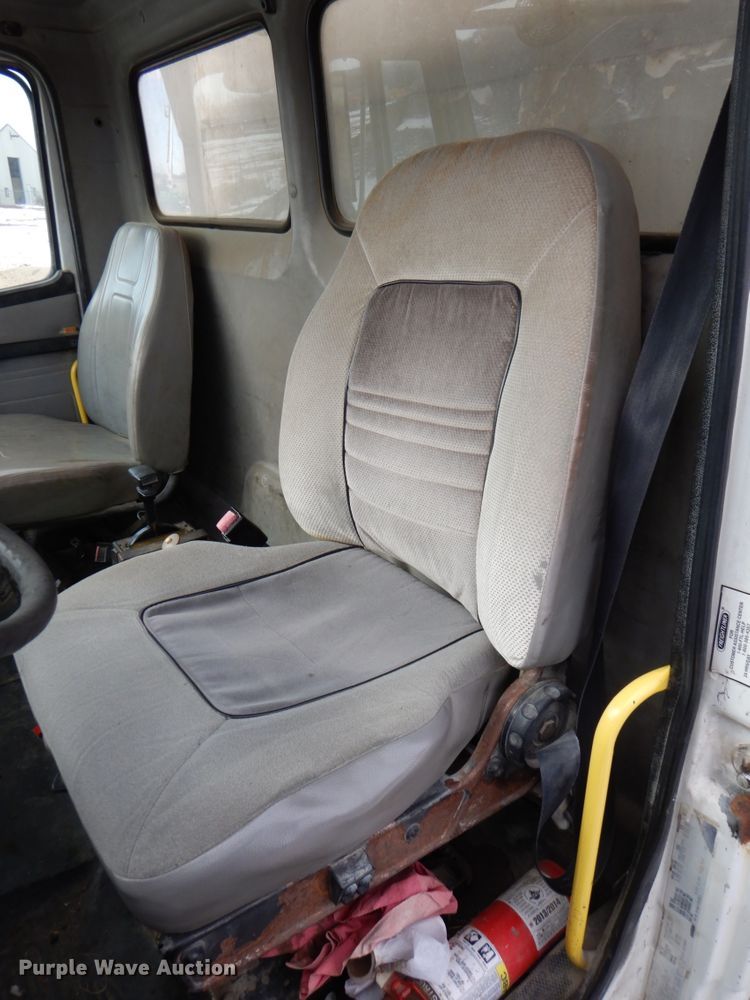 image for item DN2681 1998 Freightliner FL80  dump truck