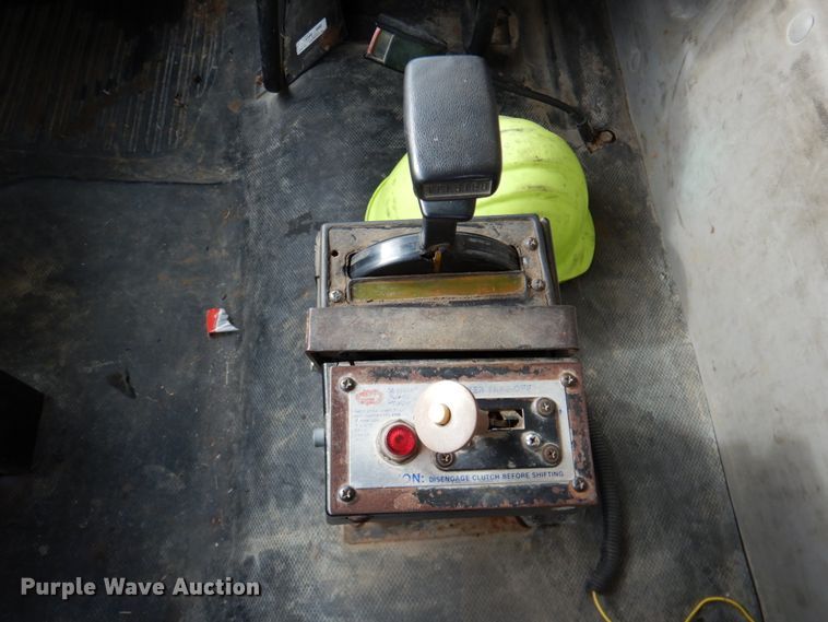 image for item DN2681 1998 Freightliner FL80  dump truck