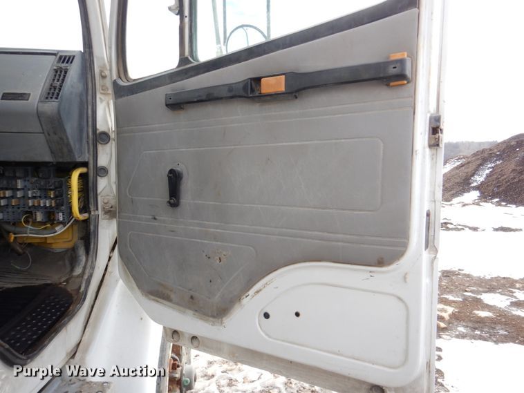 image for item DN2681 1998 Freightliner FL80  dump truck