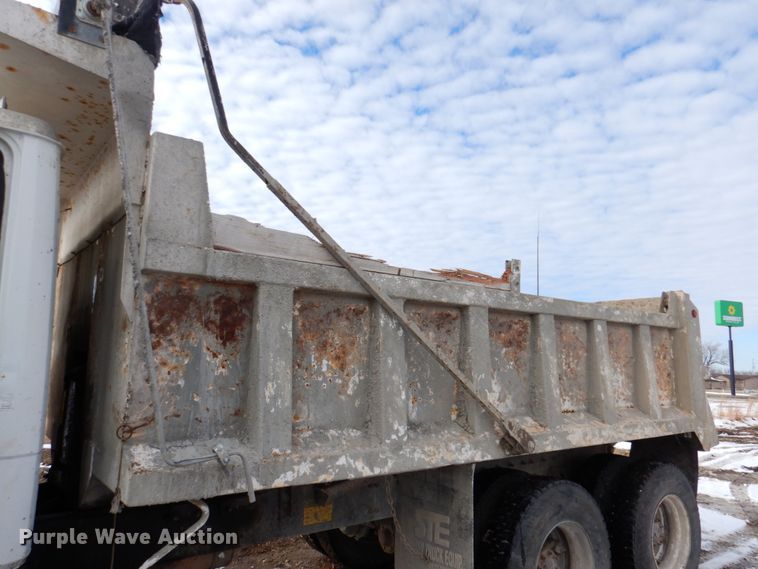 image for item DN2681 1998 Freightliner FL80  dump truck