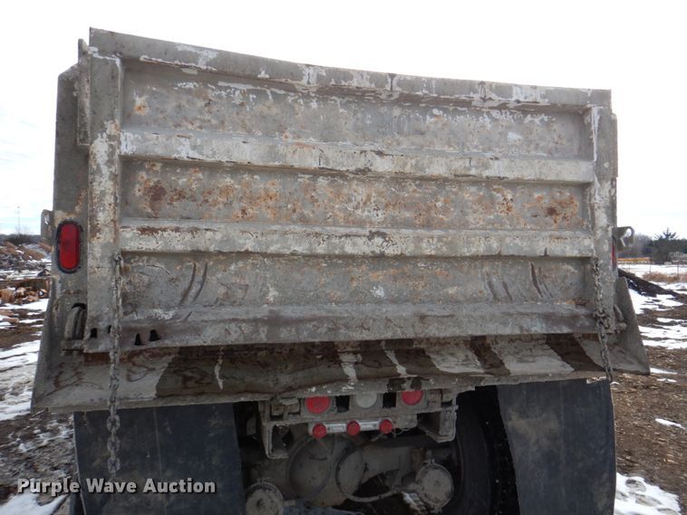 image for item DN2681 1998 Freightliner FL80  dump truck