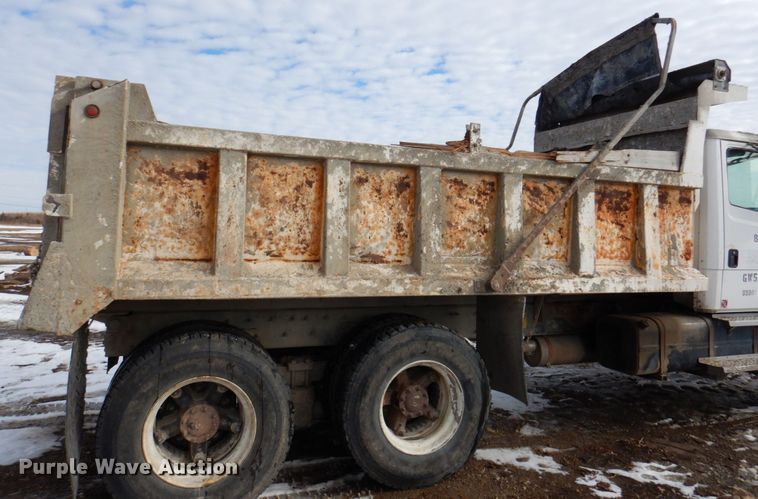 image for item DN2681 1998 Freightliner FL80  dump truck