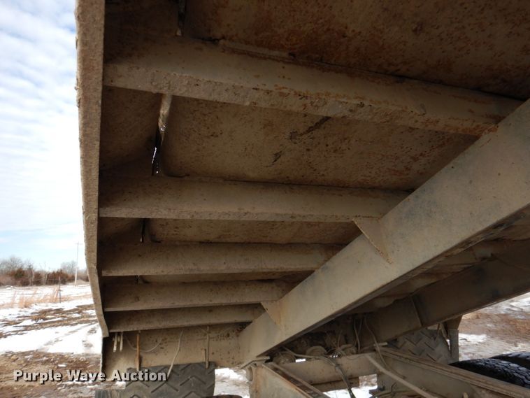 image for item DN2681 1998 Freightliner FL80  dump truck