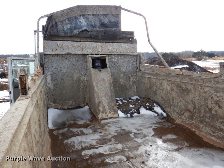 image for item DN2681 1998 Freightliner FL80  dump truck