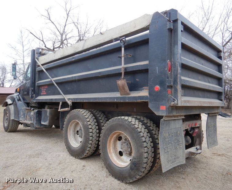 image for item DN2716 2001 Sterling LT8500  dump truck