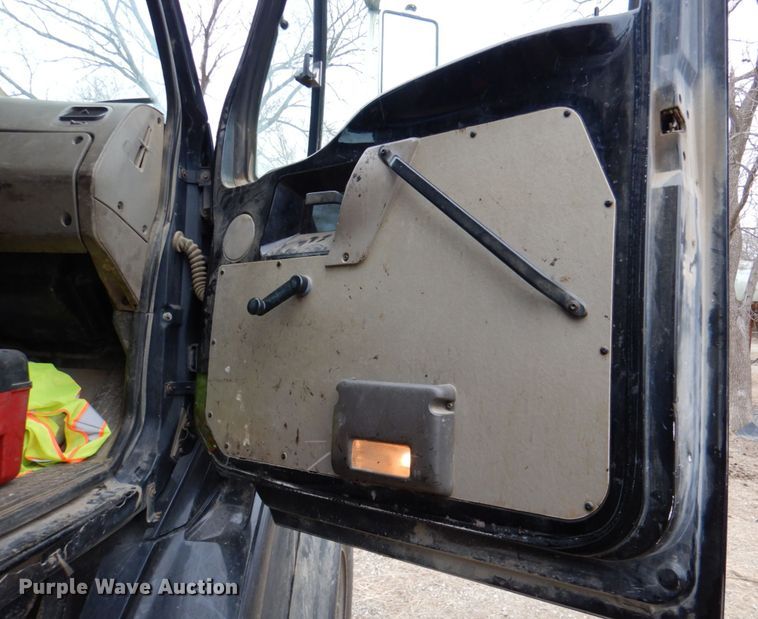 image for item DN2716 2001 Sterling LT8500  dump truck