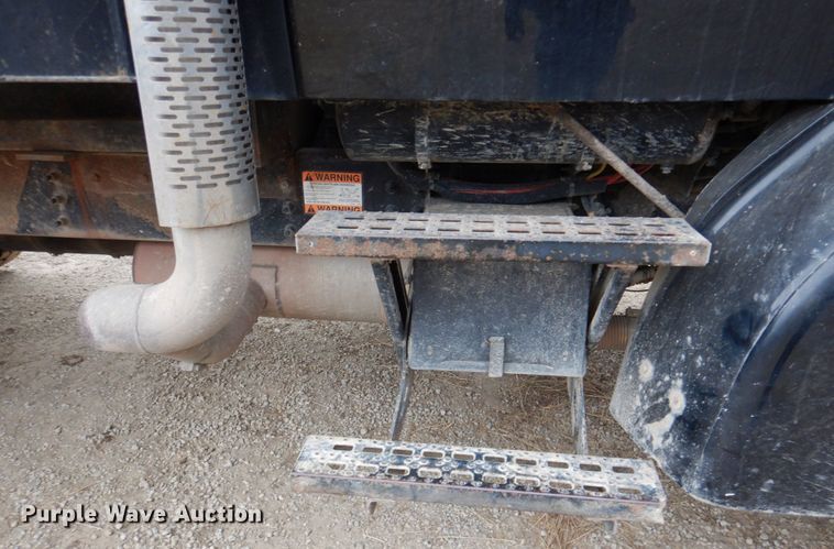 image for item DN2716 2001 Sterling LT8500  dump truck