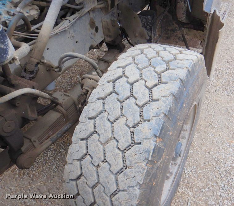 image for item DN2716 2001 Sterling LT8500  dump truck