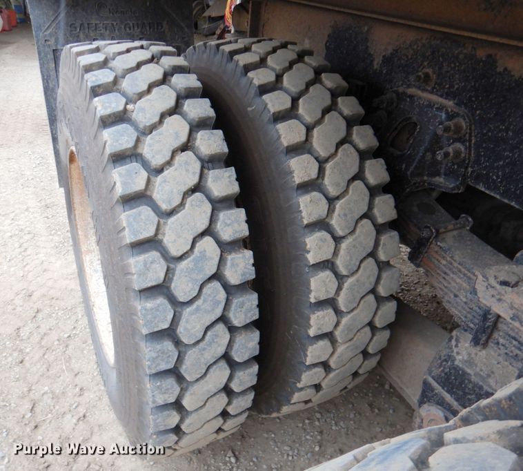 image for item DN2716 2001 Sterling LT8500  dump truck