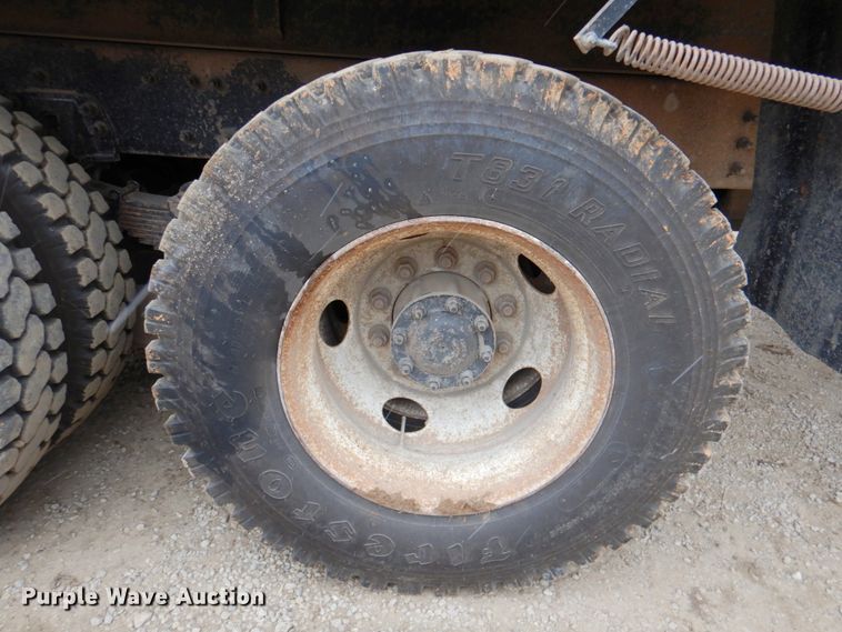 image for item DN2716 2001 Sterling LT8500  dump truck