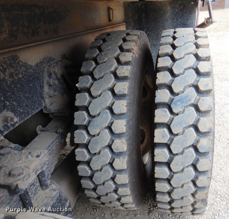 image for item DN2716 2001 Sterling LT8500  dump truck