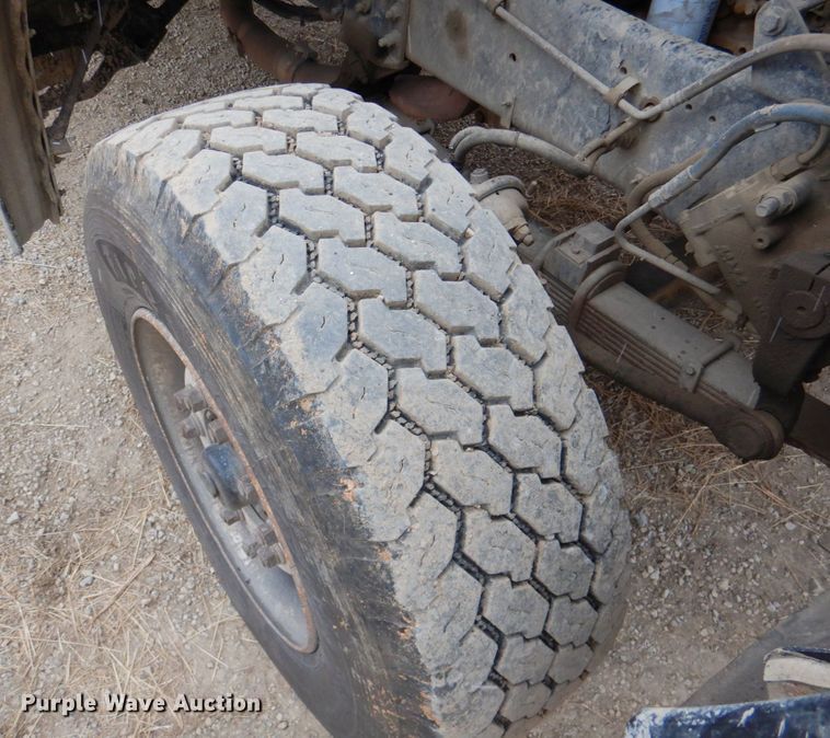 image for item DN2716 2001 Sterling LT8500  dump truck