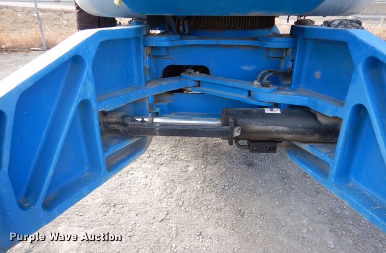 image for item DN2721 2009 Genie Z135  boom lift