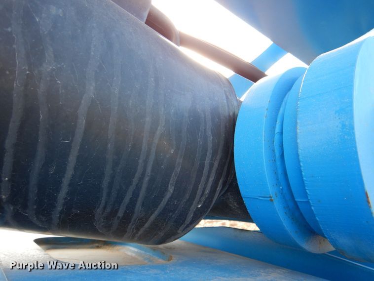 image for item DN2721 2009 Genie Z135  boom lift