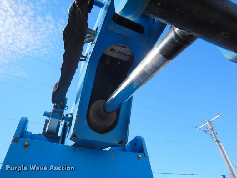 image for item DN2721 2009 Genie Z135  boom lift