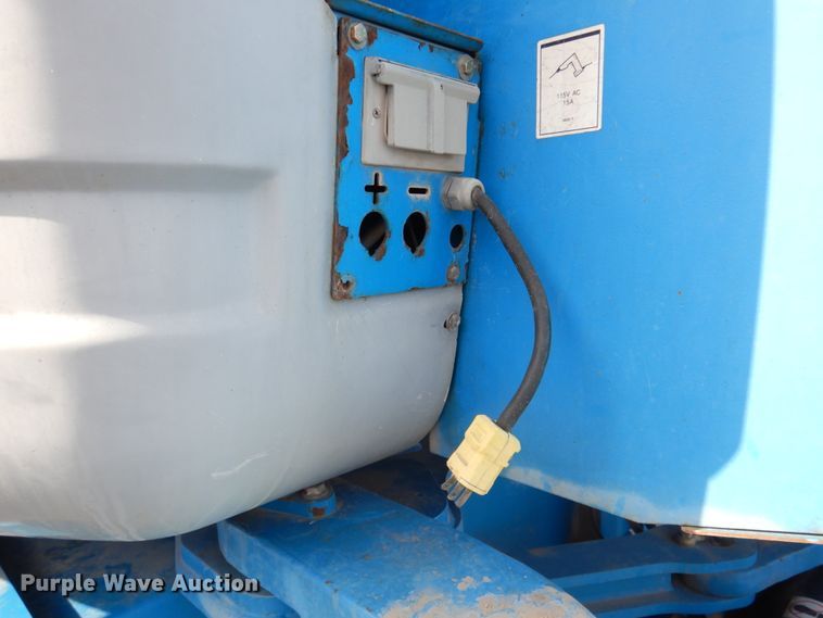 image for item DN2721 2009 Genie Z135  boom lift