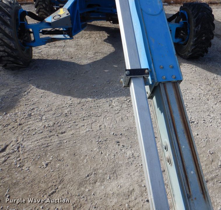 image for item DN2721 2009 Genie Z135  boom lift
