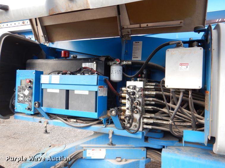 image for item DN2721 2009 Genie Z135  boom lift