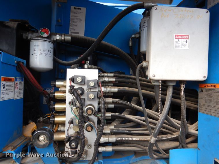 image for item DN2721 2009 Genie Z135  boom lift