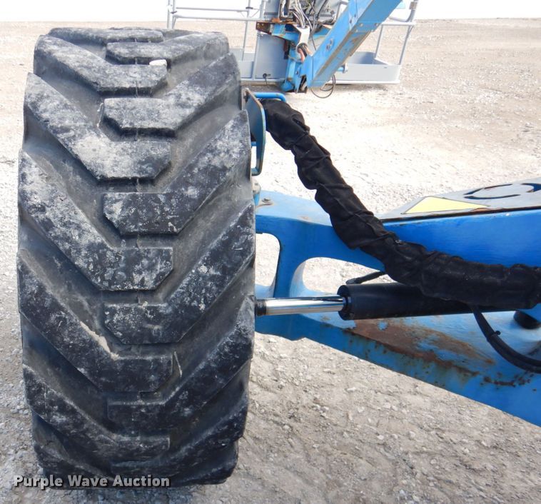 image for item DN2721 2009 Genie Z135  boom lift