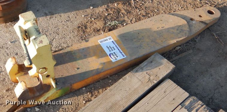 image for item DN2722 John Deere 9500 series drawbar