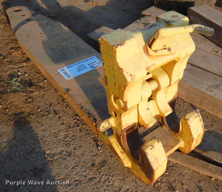 image for item DN2722 John Deere 9500 series drawbar