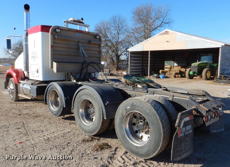 image for item DN2723 2005 Kenworth T800  semi truck