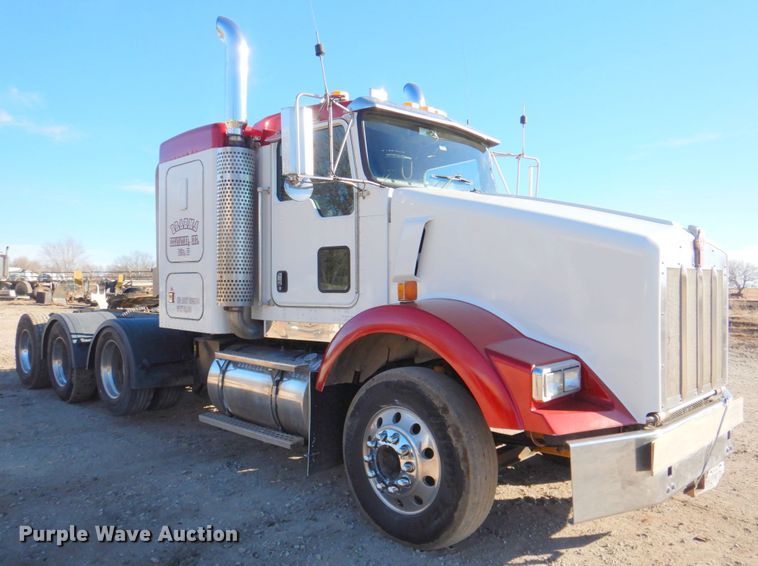 image for item DN2723 2005 Kenworth T800  semi truck