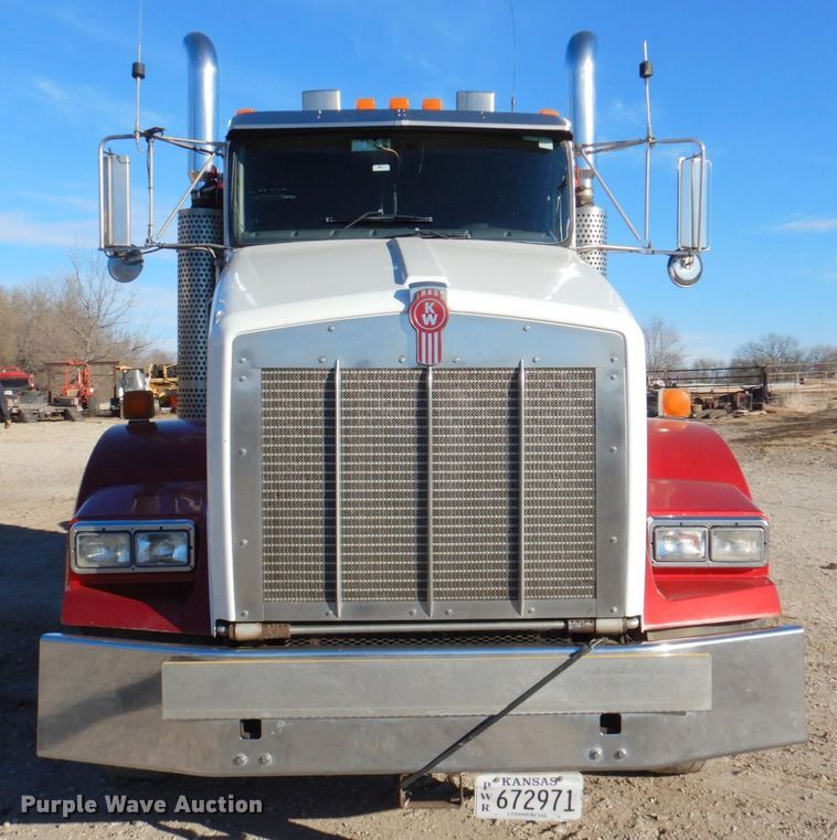 image for item DN2723 2005 Kenworth T800  semi truck