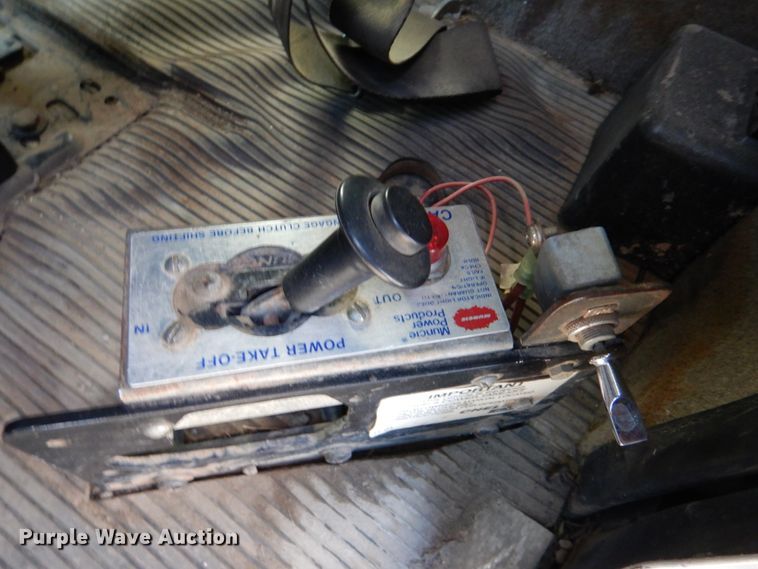 image for item DN2723 2005 Kenworth T800  semi truck