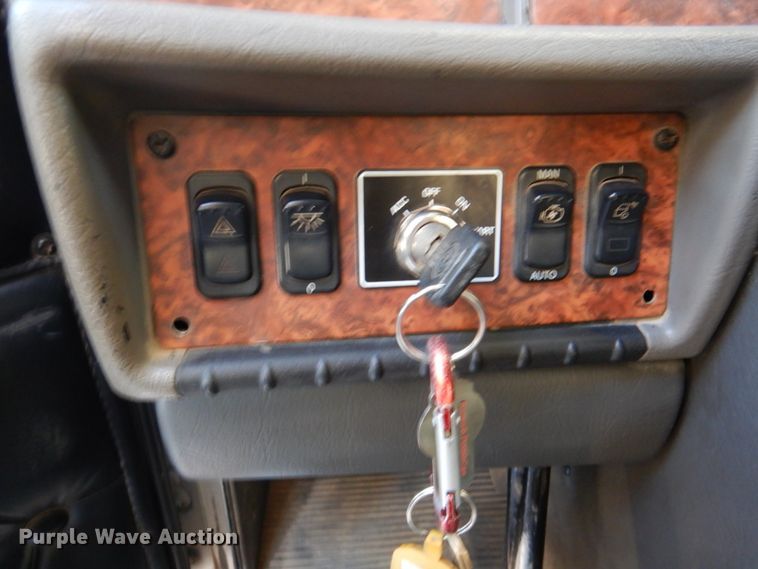 image for item DN2723 2005 Kenworth T800  semi truck