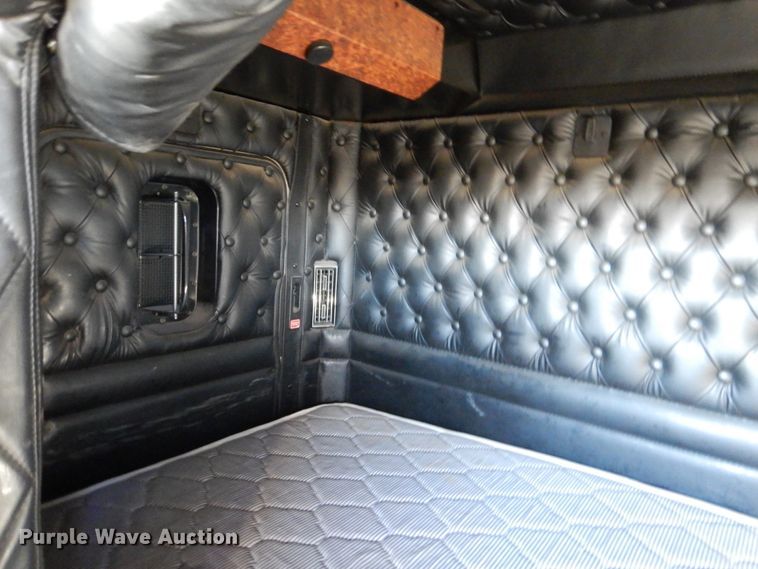 image for item DN2723 2005 Kenworth T800  semi truck