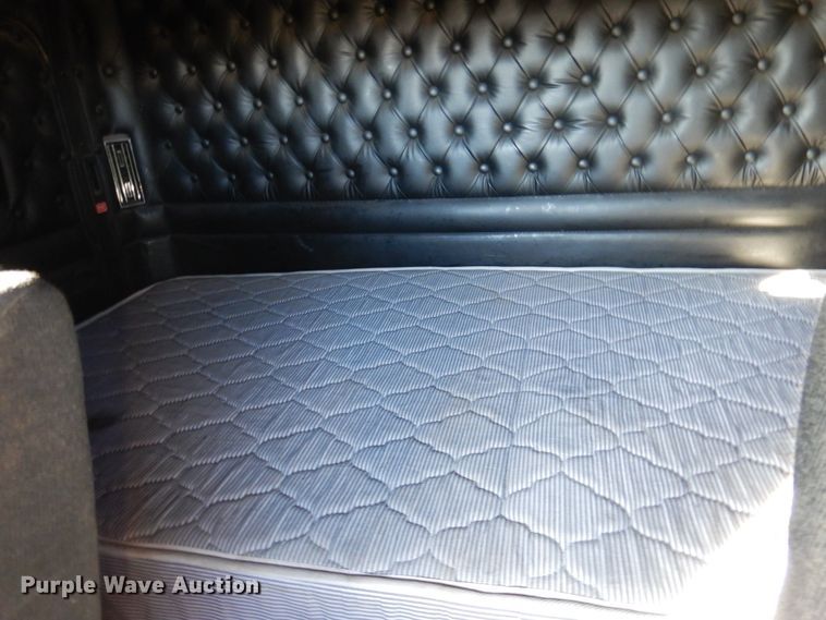 image for item DN2723 2005 Kenworth T800  semi truck