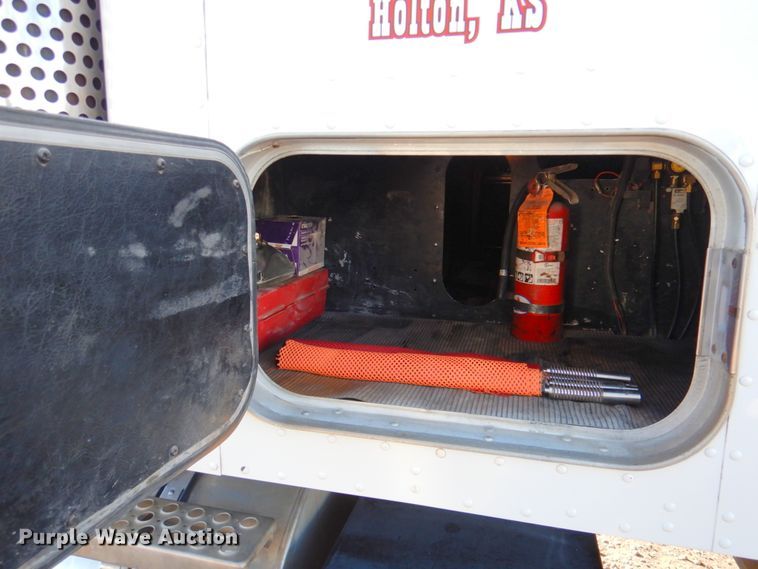 image for item DN2723 2005 Kenworth T800  semi truck