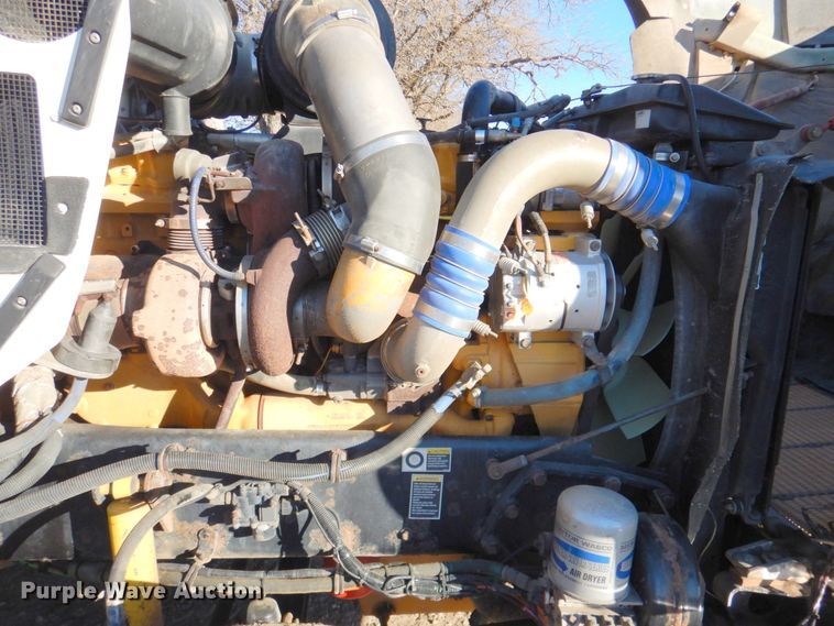 image for item DN2723 2005 Kenworth T800  semi truck