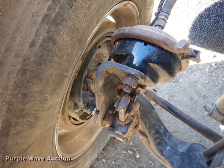 image for item DN2723 2005 Kenworth T800  semi truck